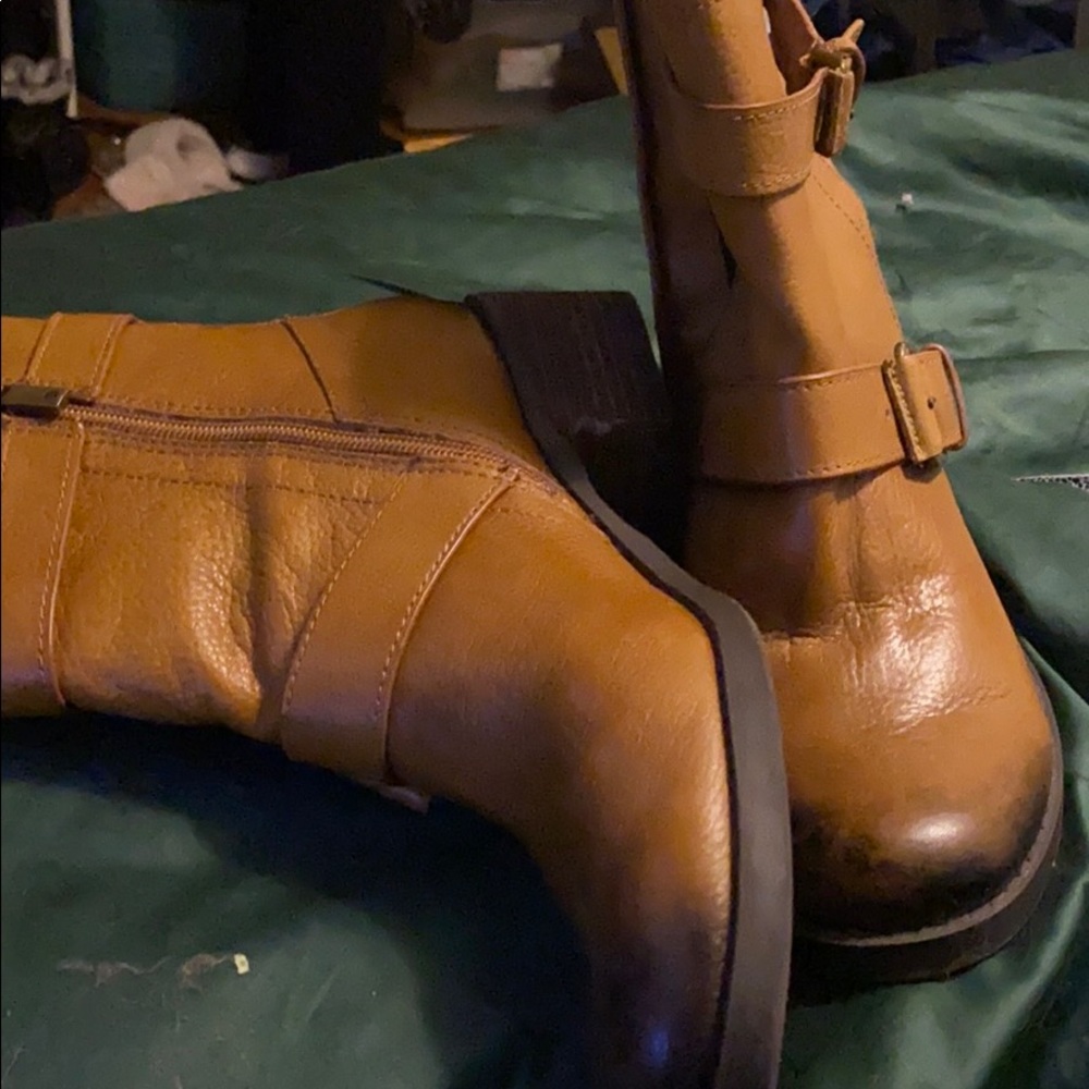 Lucky boots size 8 1/2 worn a few times